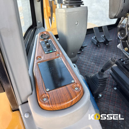 Retroexcavadora Rennuo 2025, Cabina Cerrada