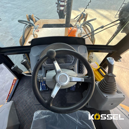 Retroexcavadora Rennuo 2025, Cabina Cerrada